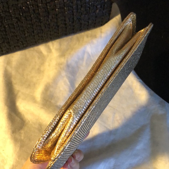 ✨ Vintage J. Miller gold lame lined snap close clutch plus comb - Picture 4 of 10